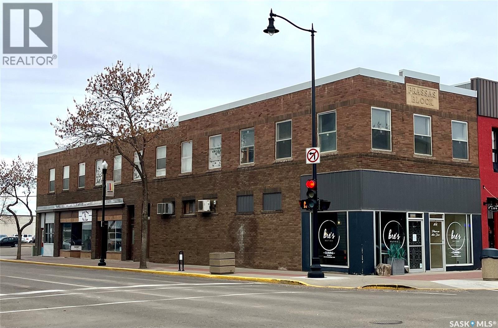 102 Central AVENUE N, Swift Current, Saskatchewan