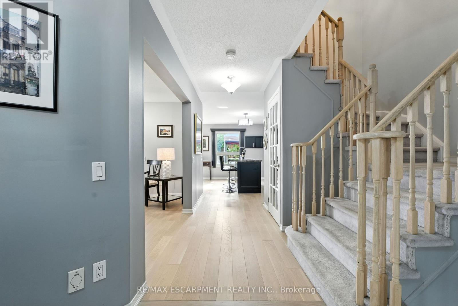 88 Grindstone Way, Hamilton, Ontario  L9H 7B5 - Photo 5 - X12398446