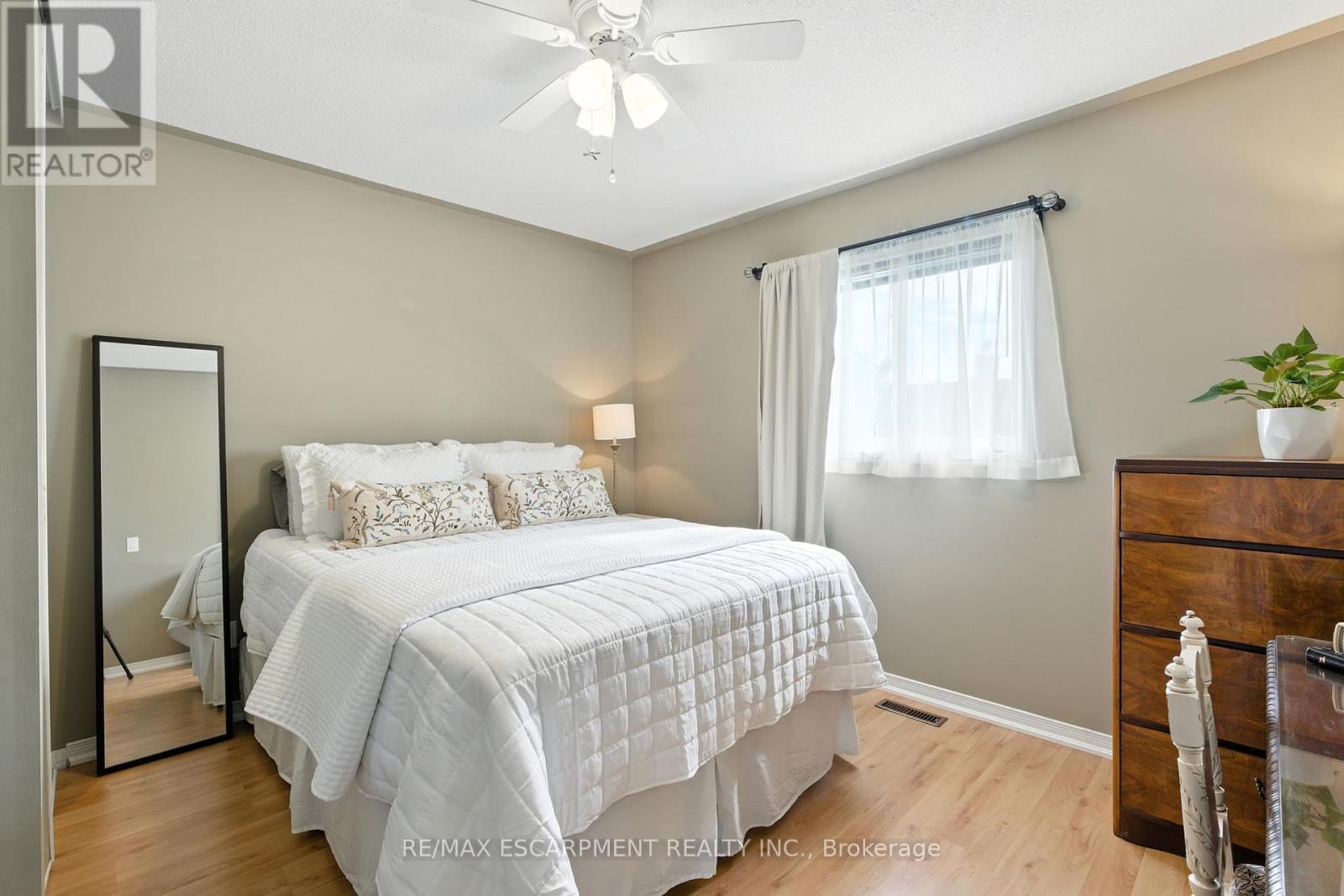 88 Grindstone Way, Hamilton, Ontario  L9H 7B5 - Photo 23 - X12398446