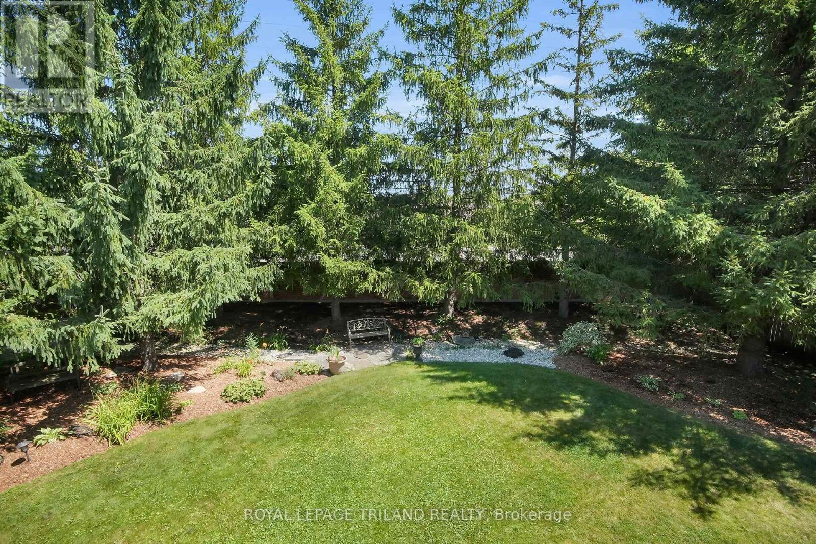 26 Butternut Lane, London South, Ontario  N6K 4J4 - Photo 38 - X12399157