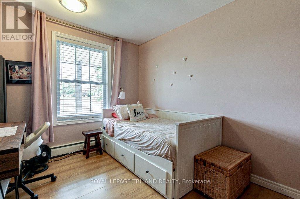 1281 Scotland Drive, London South, Ontario  N6N 1L1 - Photo 10 - X12399183