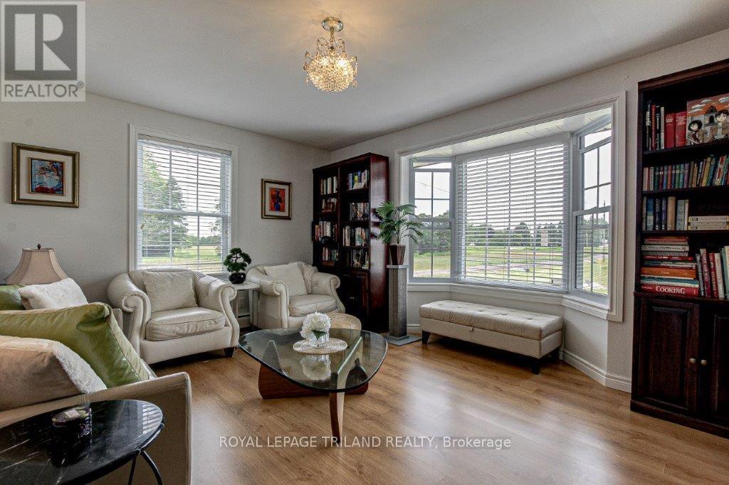 1281 Scotland Drive, London South, Ontario  N6N 1L1 - Photo 13 - X12399183