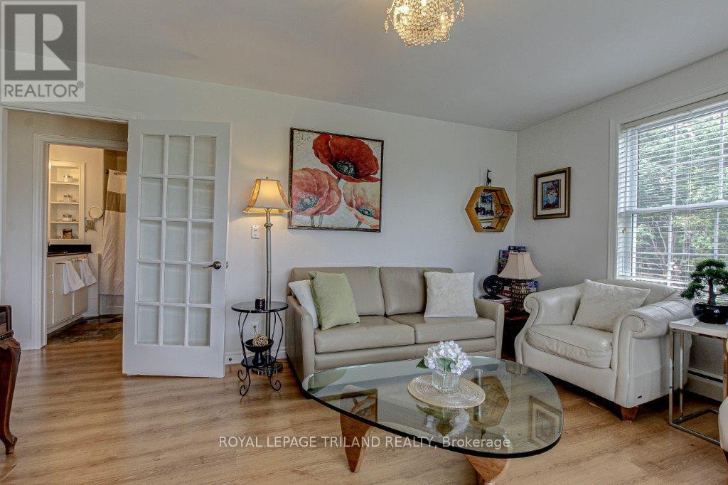 1281 Scotland Drive, London South, Ontario  N6N 1L1 - Photo 14 - X12399183
