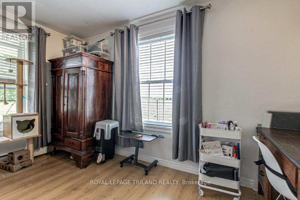 1281 Scotland Drive, London South, Ontario  N6N 1L1 - Photo 9 - X12399183