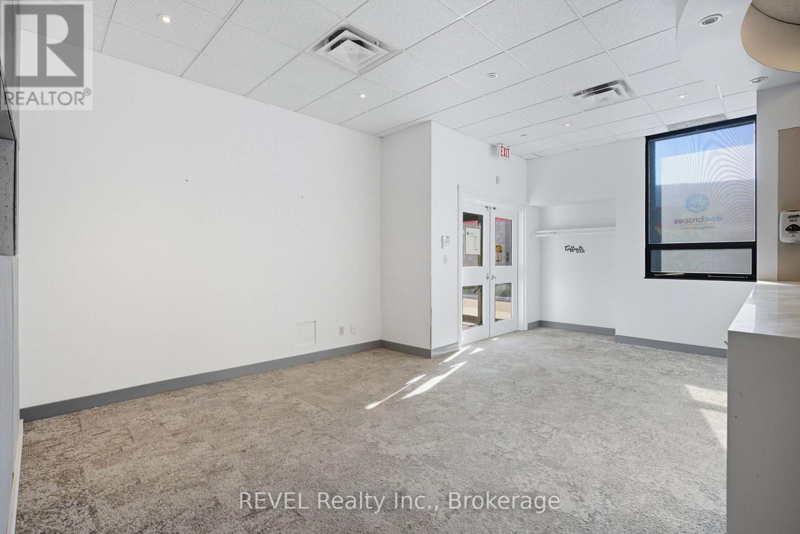 9 - 290 Glendale Avenue, St. Catharines, Ontario  L2T 2L3 - Photo 12 - X12323122