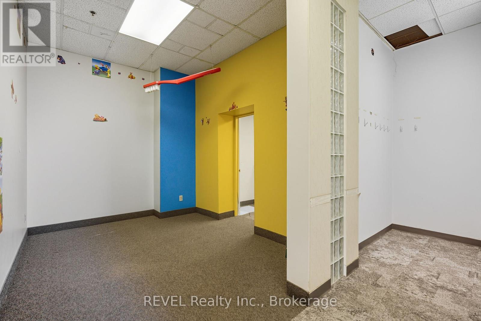 9 - 290 Glendale Avenue, St. Catharines, Ontario  L2T 2L3 - Photo 15 - X12323122