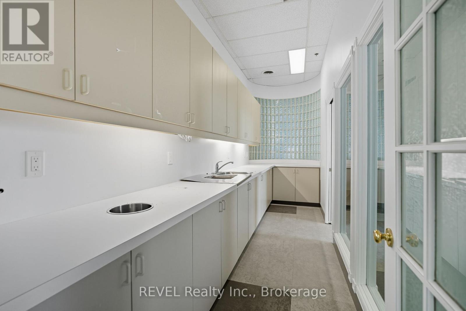 9 - 290 Glendale Avenue, St. Catharines, Ontario  L2T 2L3 - Photo 22 - X12323122