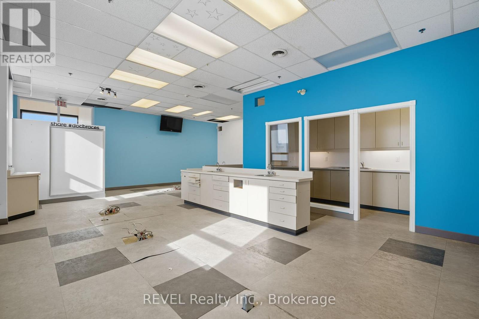 9 - 290 Glendale Avenue, St. Catharines, Ontario  L2T 2L3 - Photo 35 - X12323122