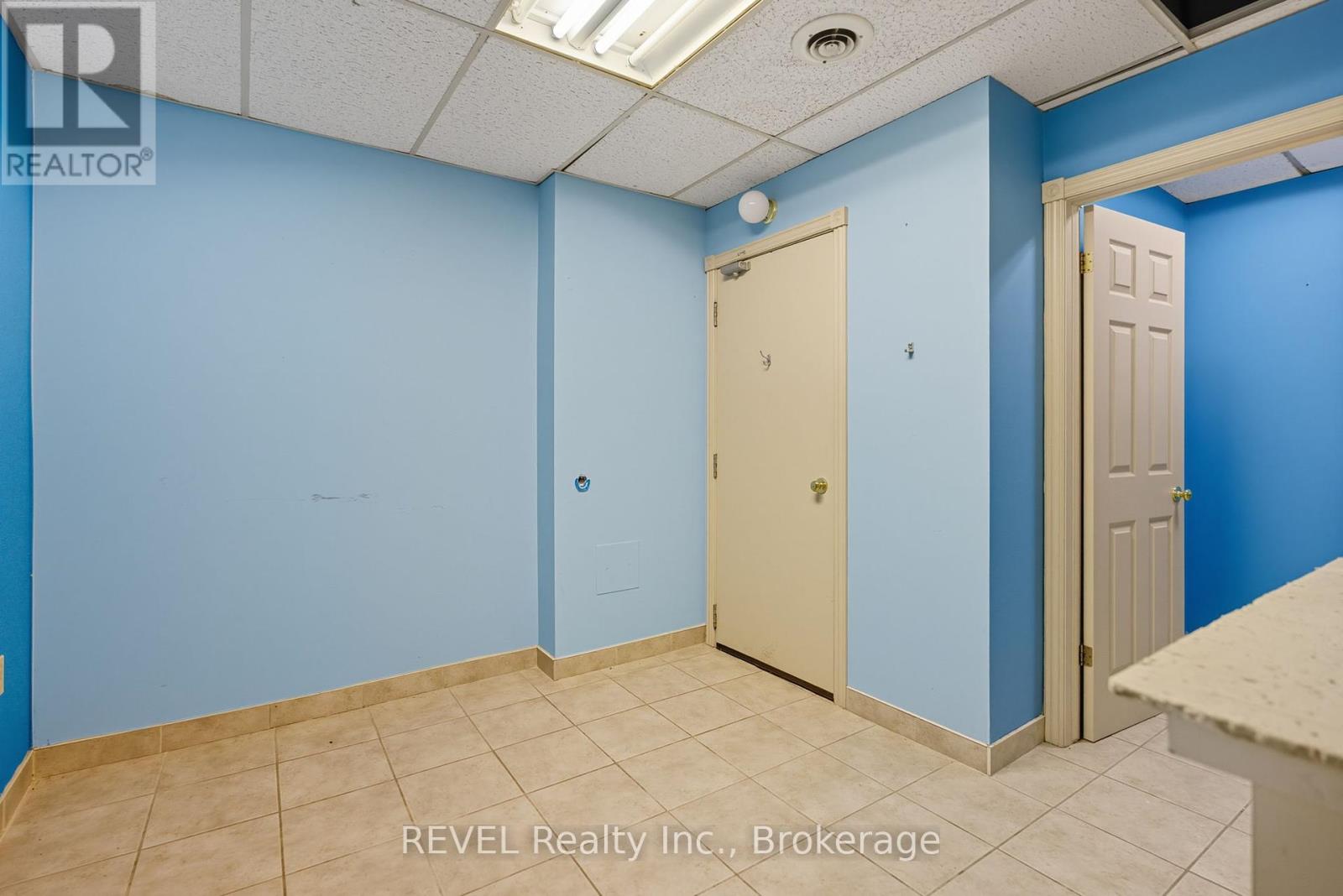 9 - 290 Glendale Avenue, St. Catharines, Ontario  L2T 2L3 - Photo 43 - X12323122