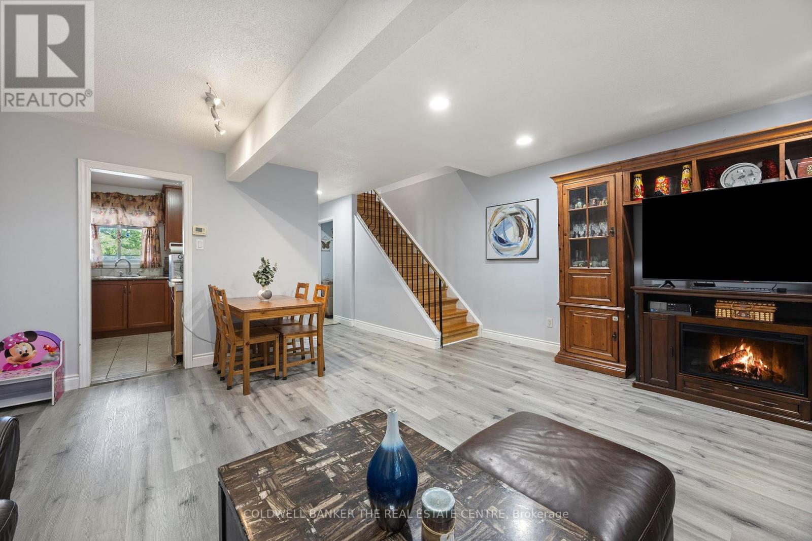 23 Riviera Drive W, Vaughan, Ontario  L4K 2H9 - Photo 13 - N12399145