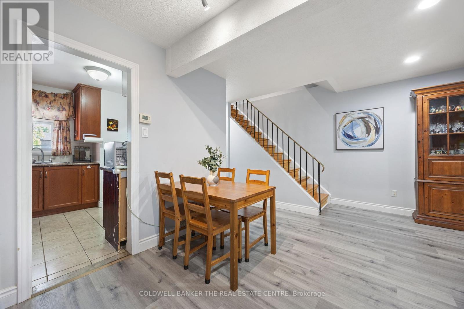 23 Riviera Drive W, Vaughan, Ontario  L4K 2H9 - Photo 7 - N12399145