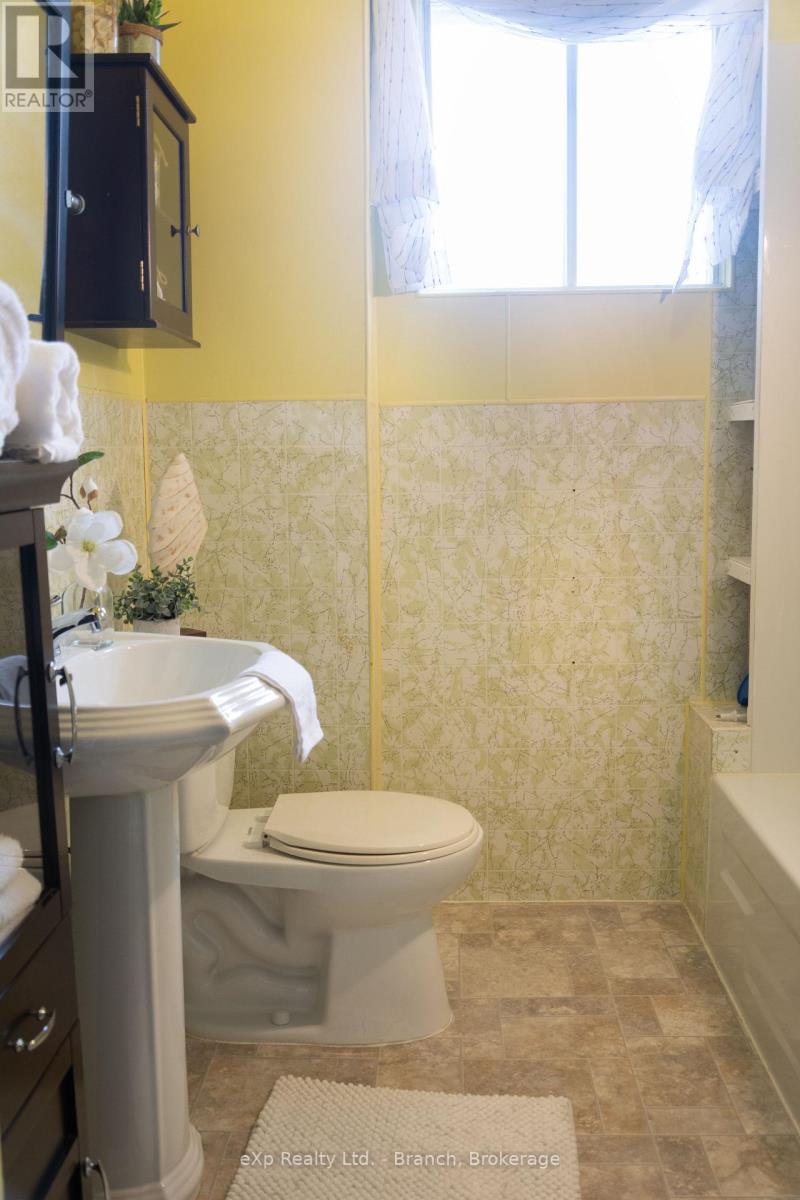 54 Sixth Street, Smooth Rock Falls, Ontario  P0L 2B0 - Photo 16 - T12399171