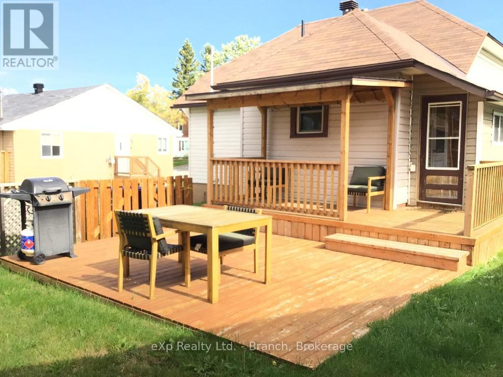 54 Sixth Street, Smooth Rock Falls, Ontario  P0L 2B0 - Photo 3 - T12399171