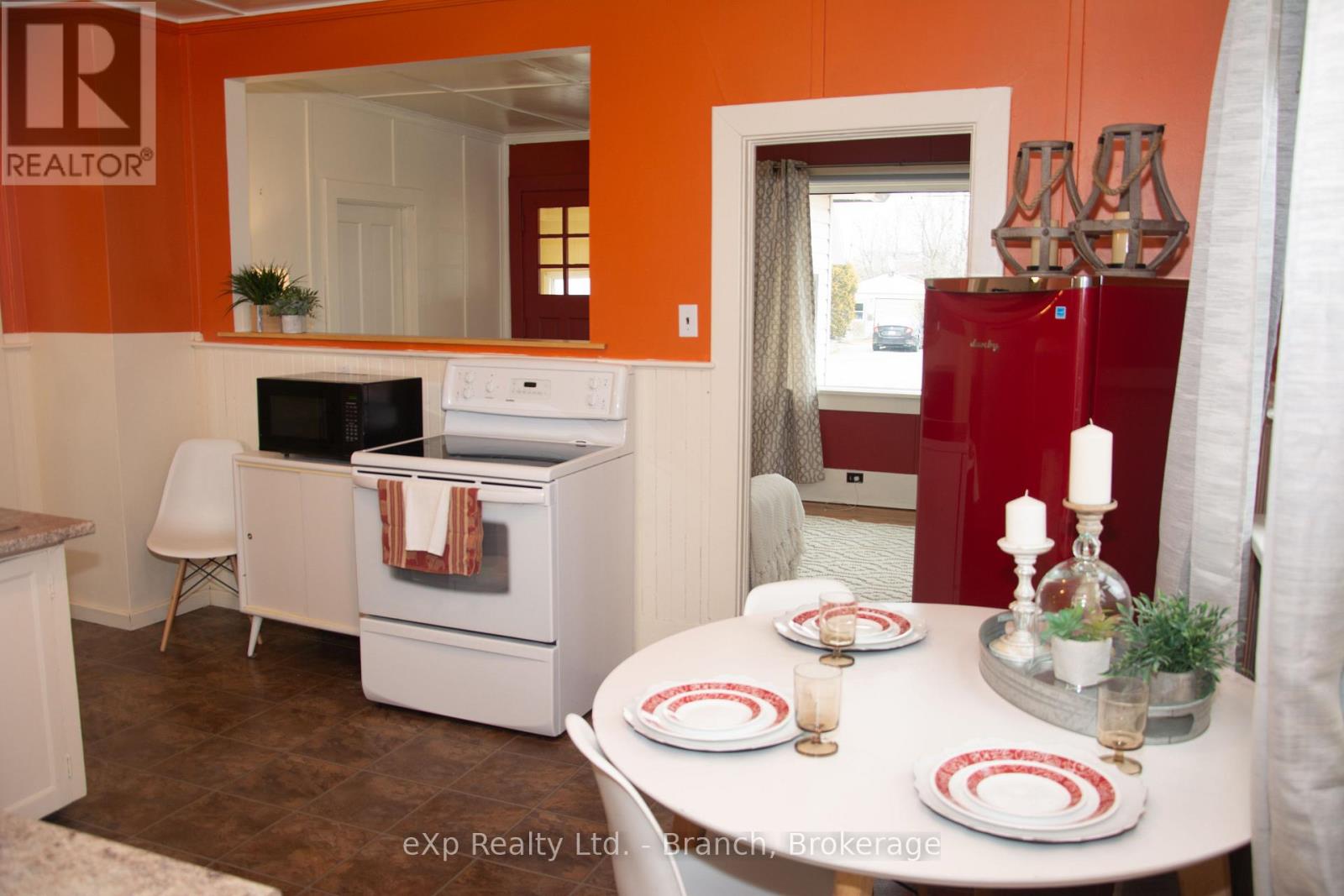 54 Sixth Street, Smooth Rock Falls, Ontario  P0L 2B0 - Photo 9 - T12399171