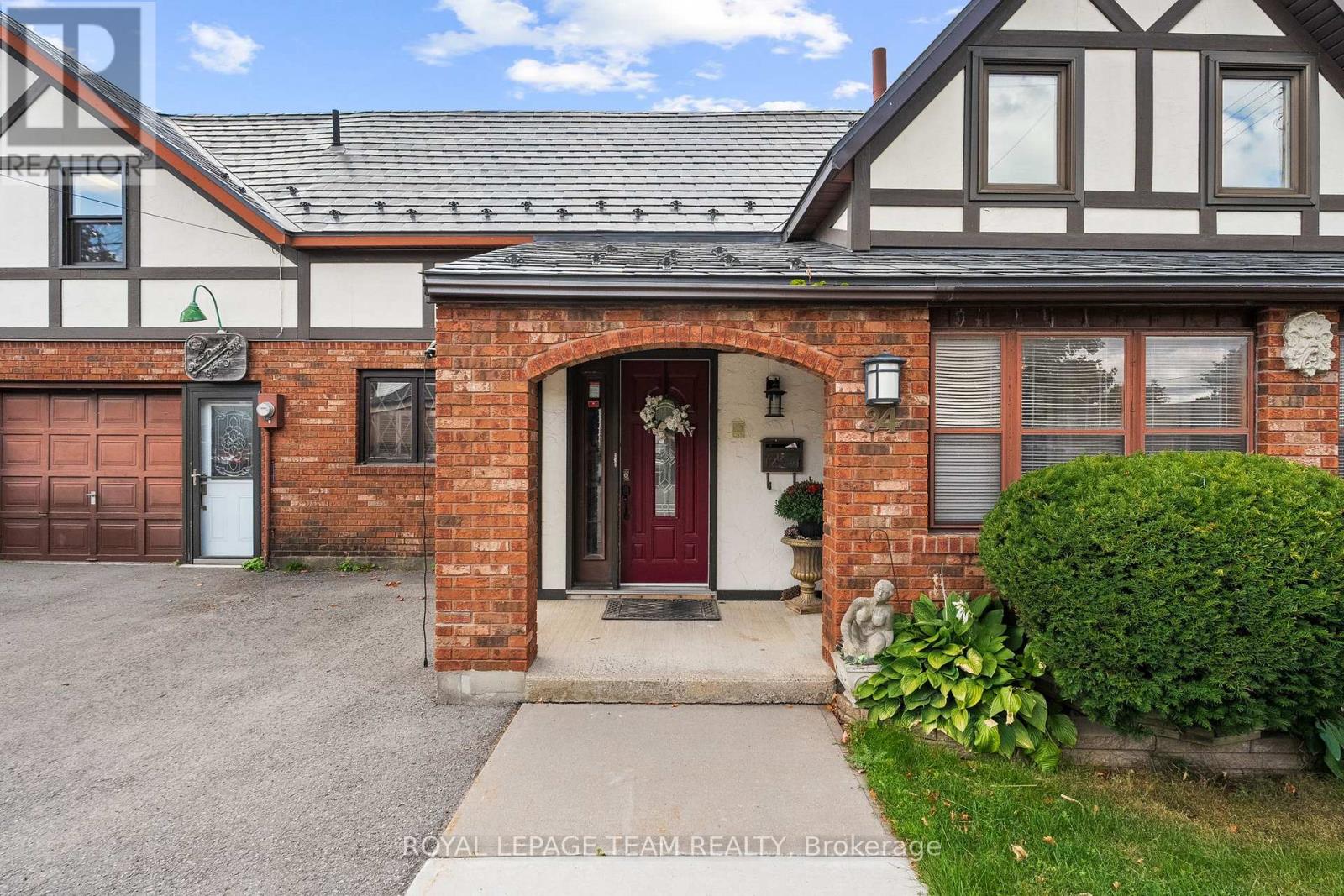 34 Princess Street, Carleton Place, Ontario  K7C 2M5 - Photo 3 - X12399150