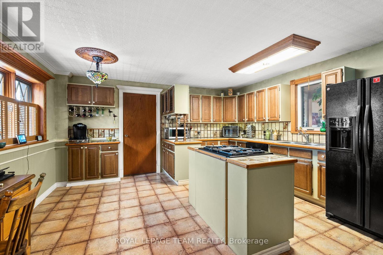 34 Princess Street, Carleton Place, Ontario  K7C 2M5 - Photo 5 - X12399150
