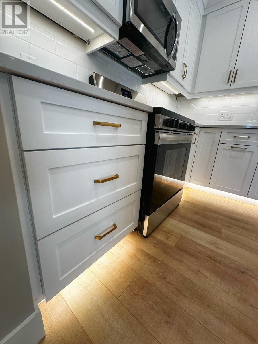 Property at 160 BROOKLYN Avenue image 5