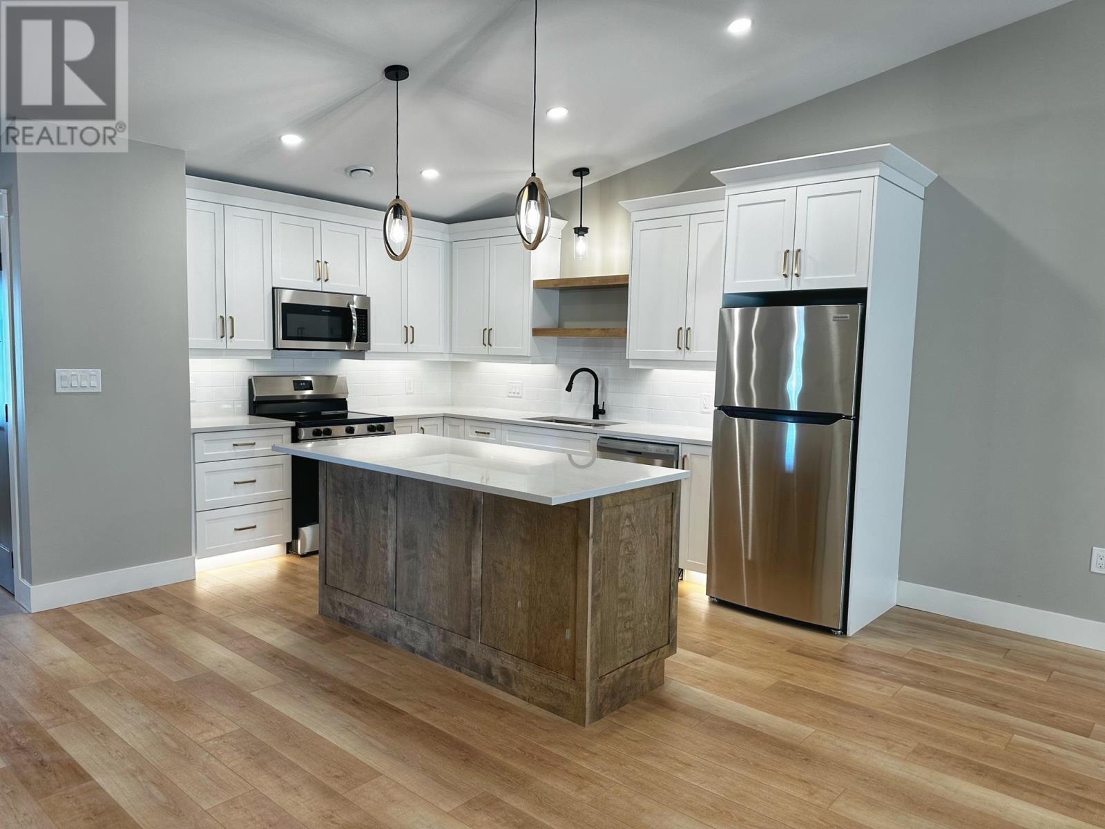 Property at 160 BROOKLYN Avenue image 3