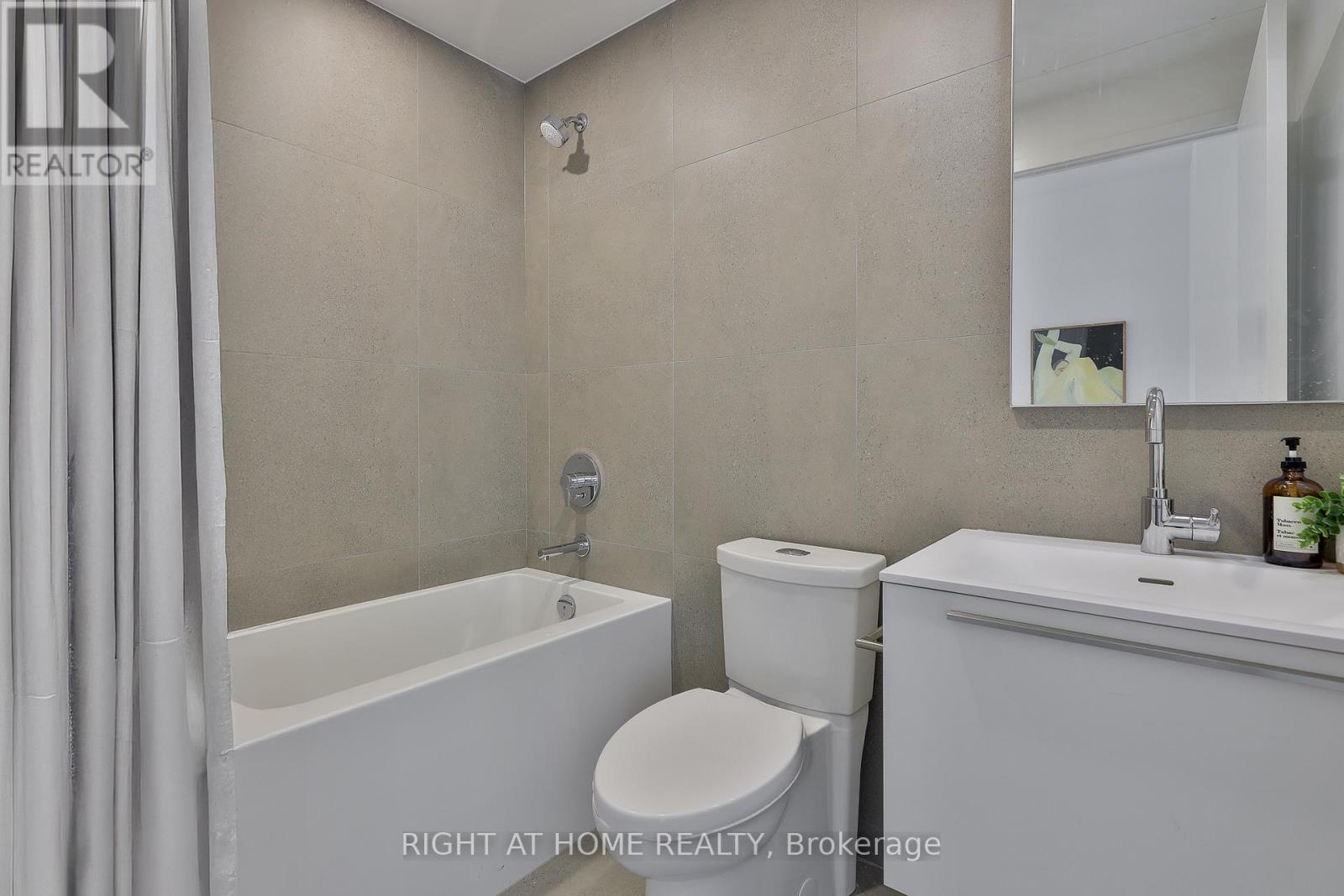 208 - 2720 Dundas Street W, Toronto, Ontario  M6P 0C3 - Photo 16 - W12396198
