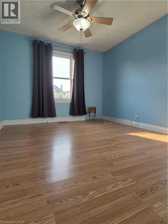 Property at 372 WAVERLY Street image 3