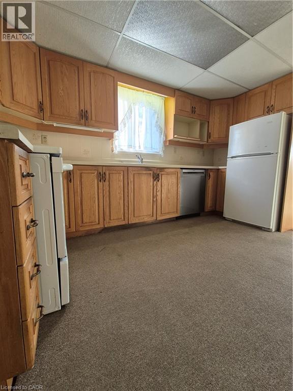 Property at 372 WAVERLY Street image 4