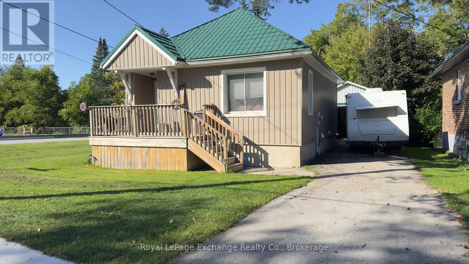 127 Yonge Street S, Brockton, Ontario  N0G 2V0 - Photo 8 - X12399155