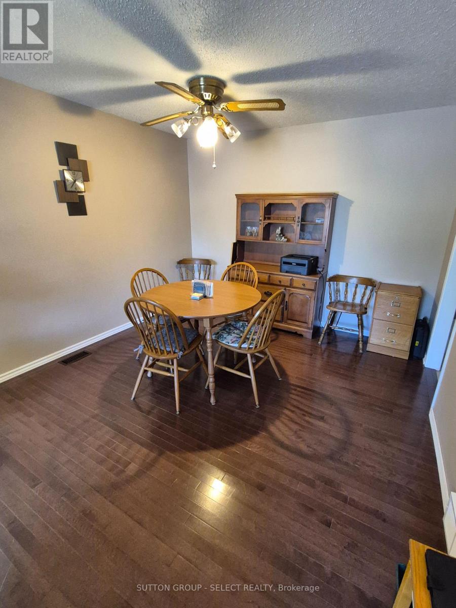 74 Bloomsbury Court, London East, Ontario  N5V 3N8 - Photo 3 - X12373813