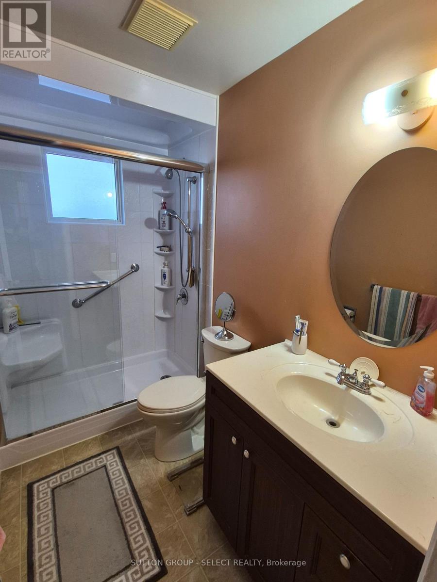 74 Bloomsbury Court, London East, Ontario  N5V 3N8 - Photo 8 - X12373813