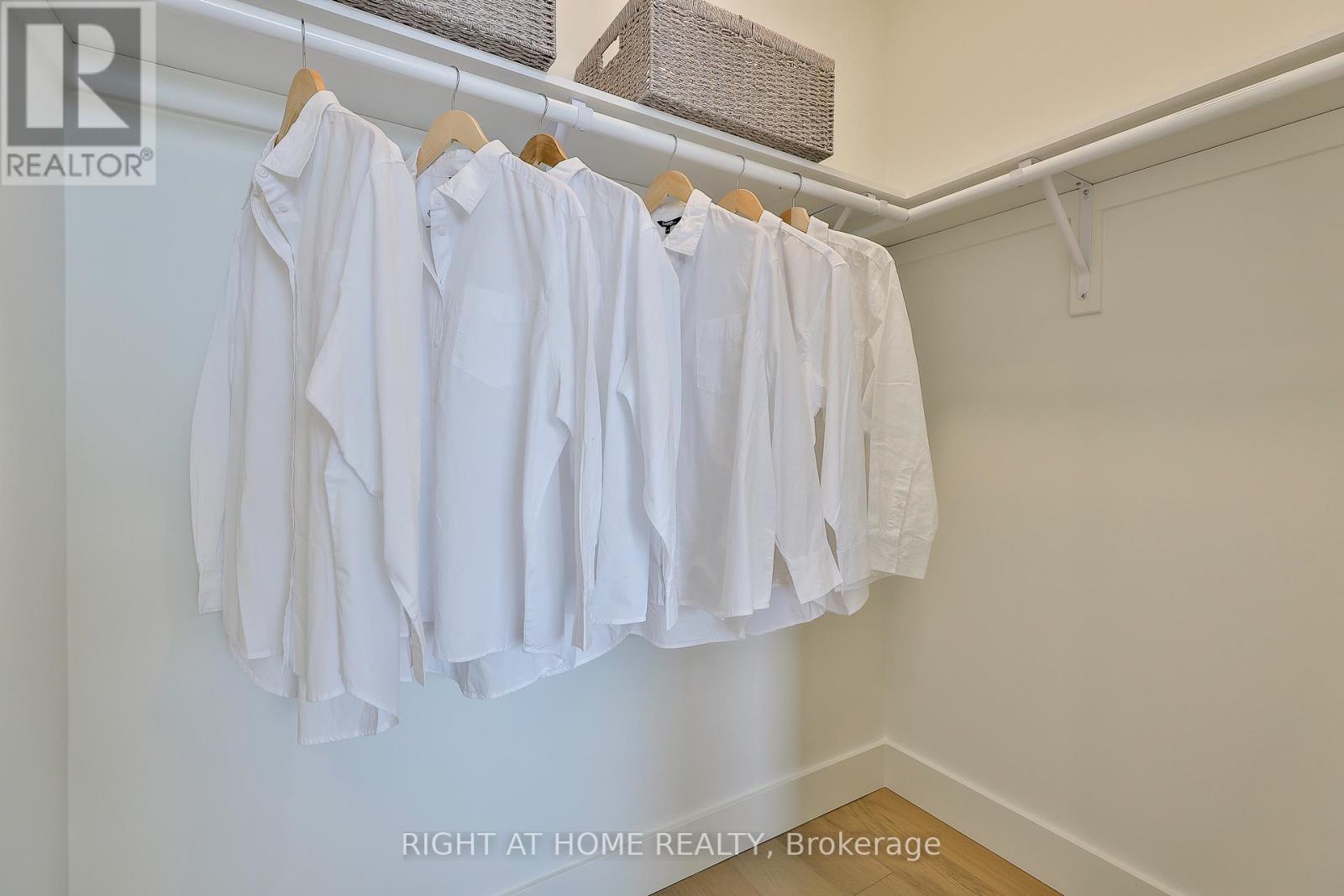 Centre - 2343 Gerrard Street E, Toronto, Ontario  M4E 2E6 - Photo 17 - E12399193