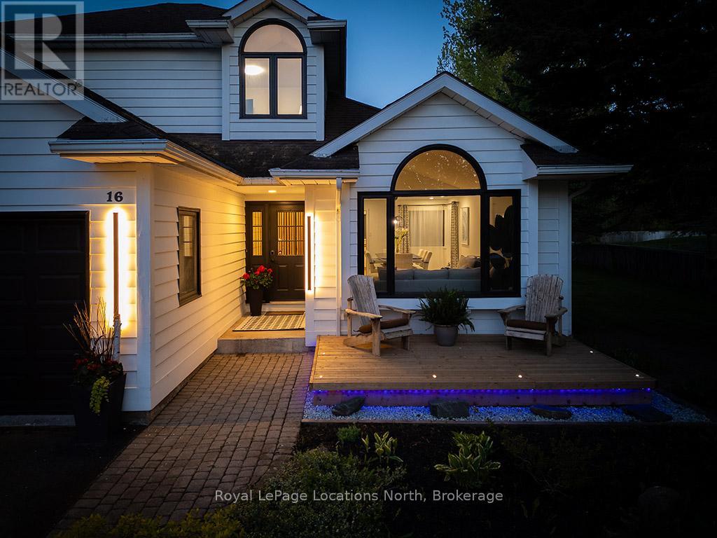 Property at 16 TRAILS END image 4