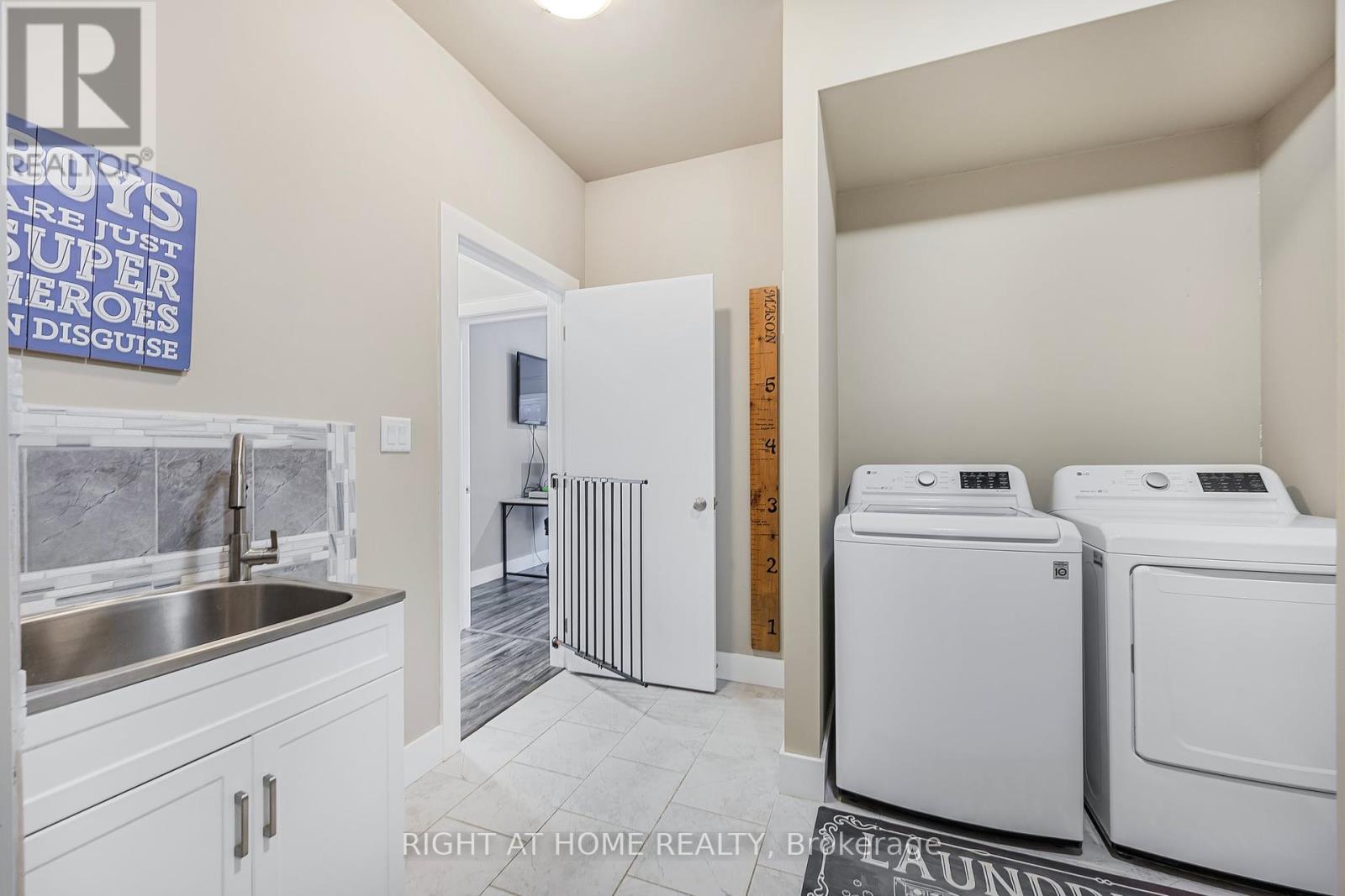 575 Oleary Lane, Tay (Victoria Harbour), Ontario  L0K 2A0 - Photo 16 - S12399166