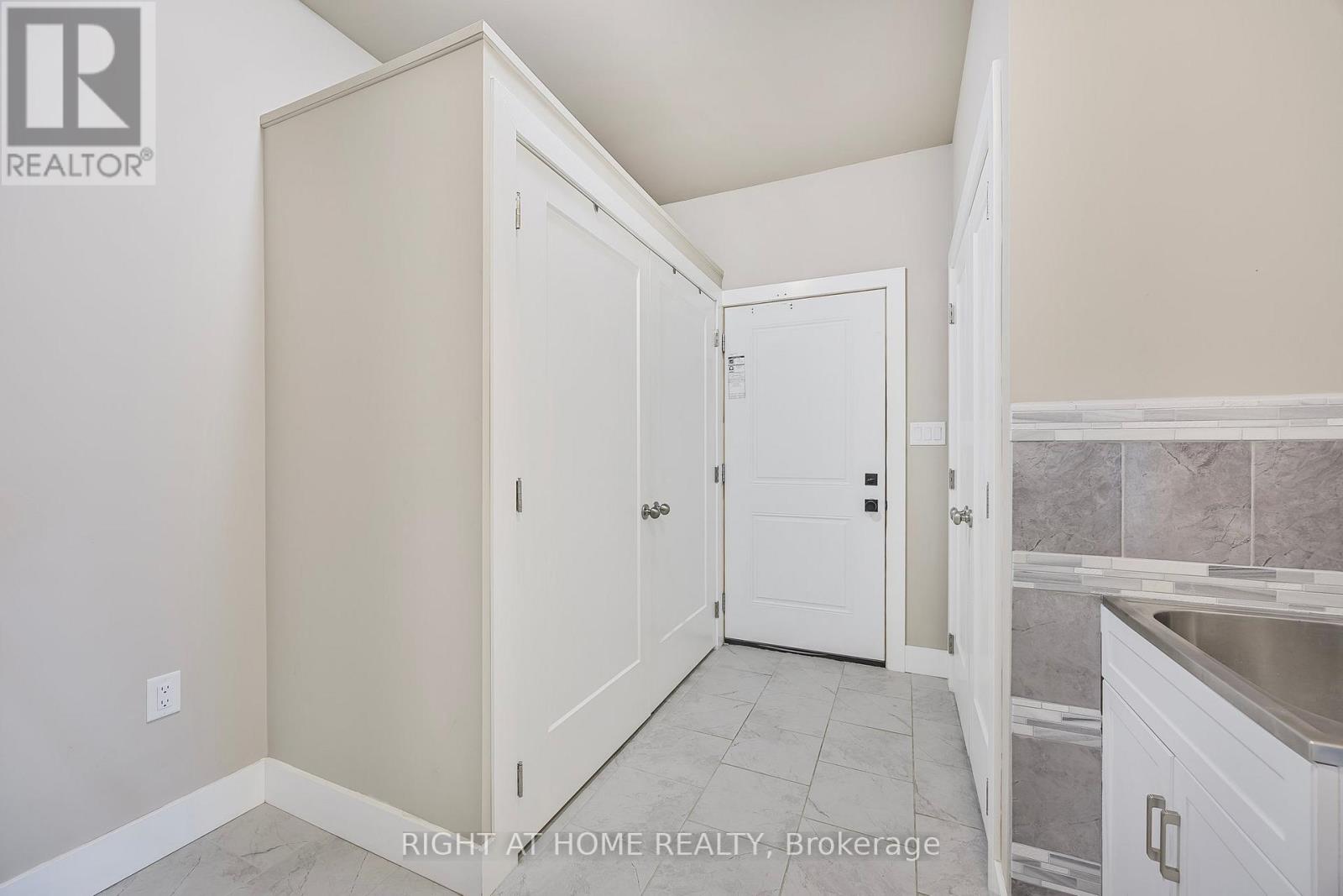 575 Oleary Lane, Tay (Victoria Harbour), Ontario  L0K 2A0 - Photo 17 - S12399166