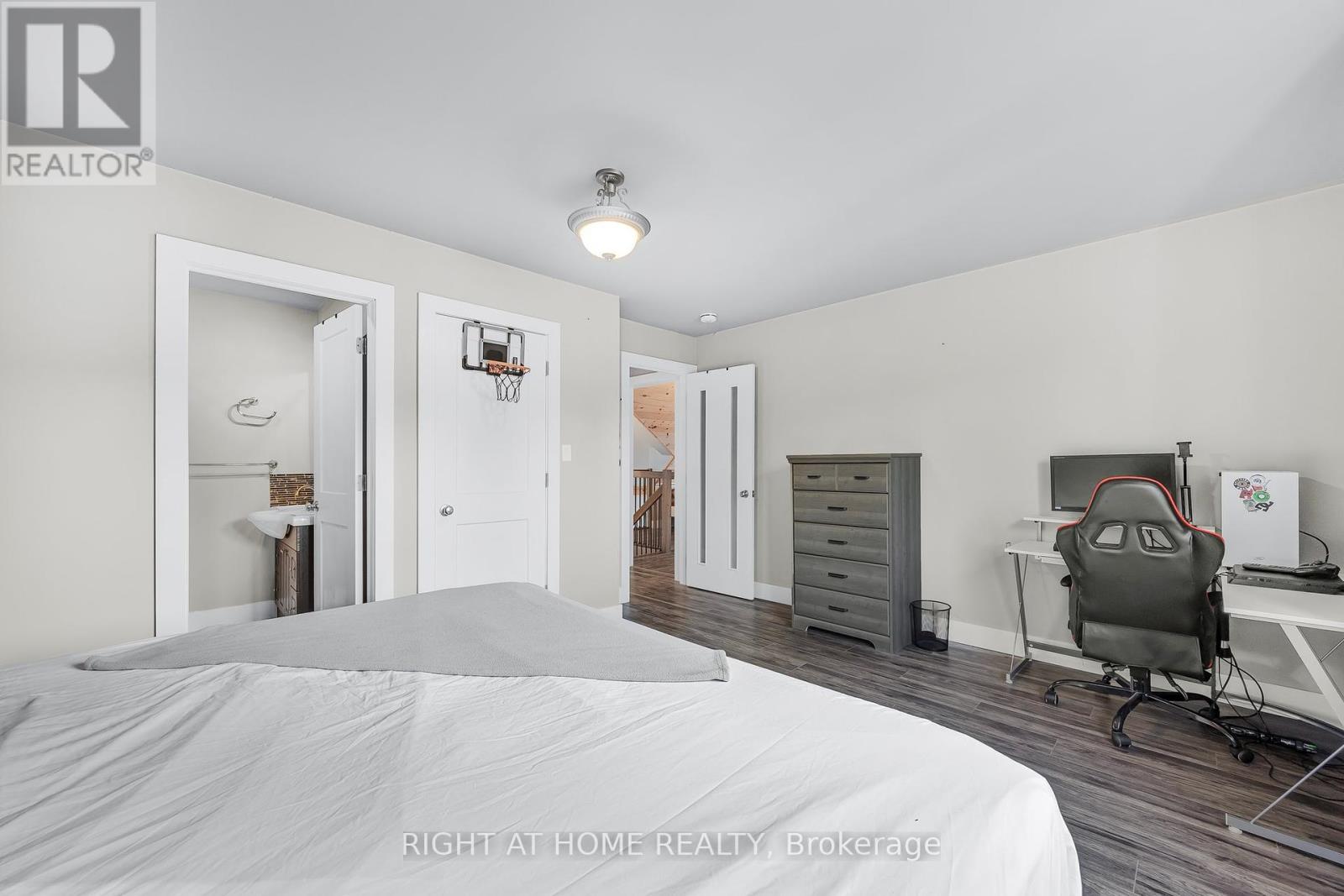 575 Oleary Lane, Tay (Victoria Harbour), Ontario  L0K 2A0 - Photo 22 - S12399166