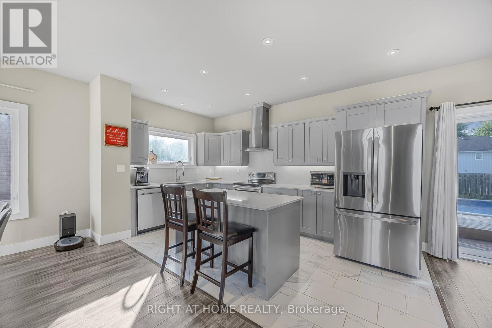 575 Oleary Lane, Tay (Victoria Harbour), Ontario  L0K 2A0 - Photo 7 - S12399166