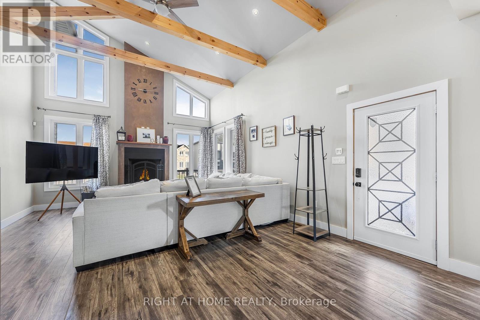 575 Oleary Lane, Tay (Victoria Harbour), Ontario  L0K 2A0 - Photo 9 - S12399166