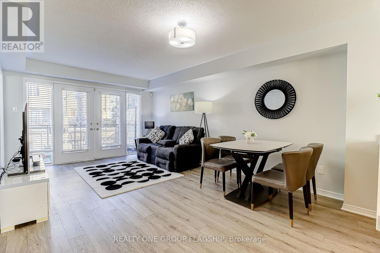 Property at 114 - 3050 ERIN CENTRE BOULEVARD image 3
