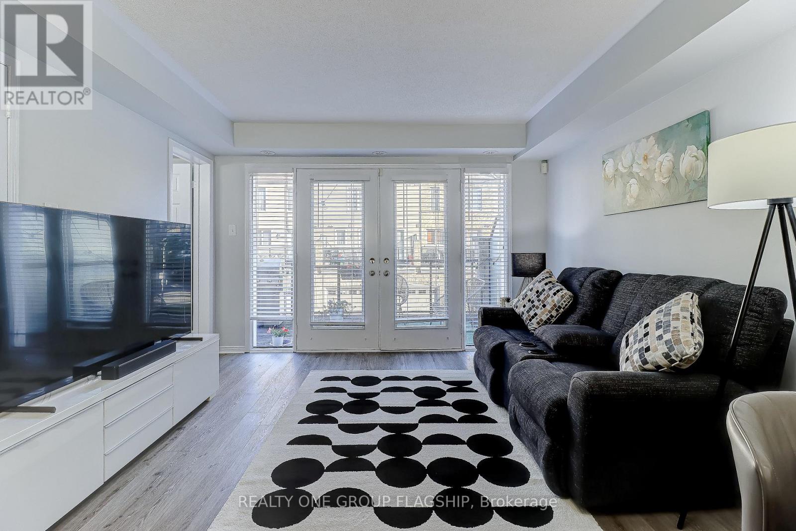Property at 114 - 3050 ERIN CENTRE BOULEVARD image 4