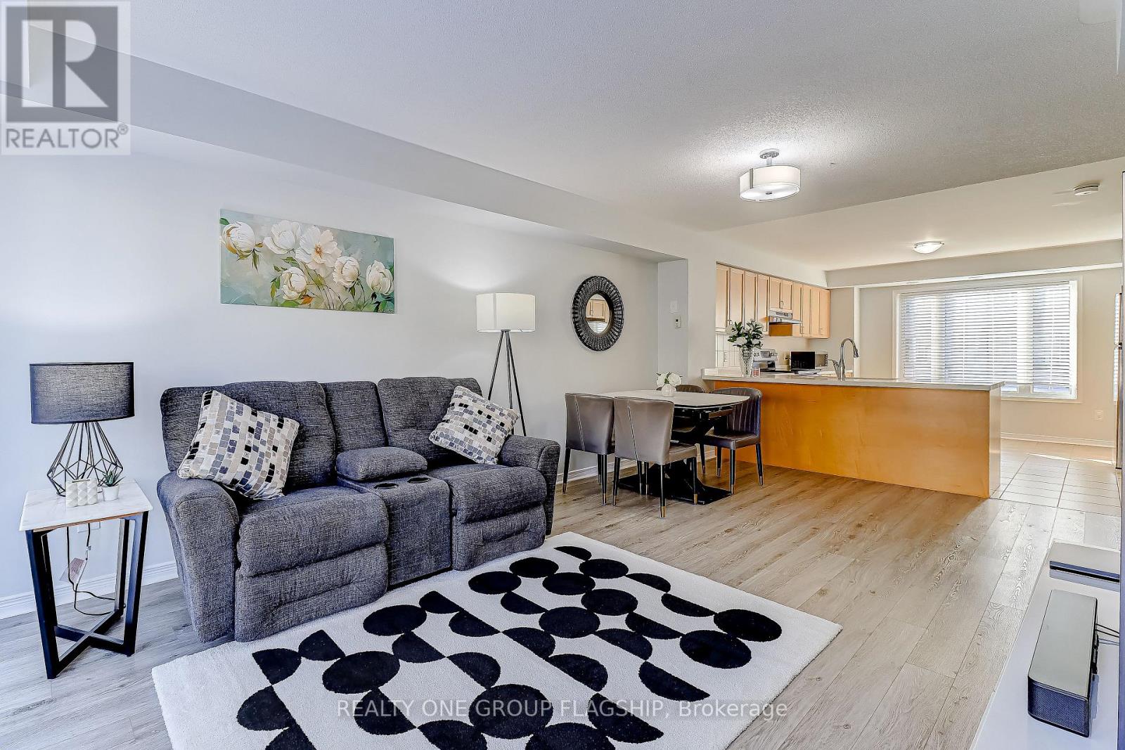 Property at 114 - 3050 ERIN CENTRE BOULEVARD image 5