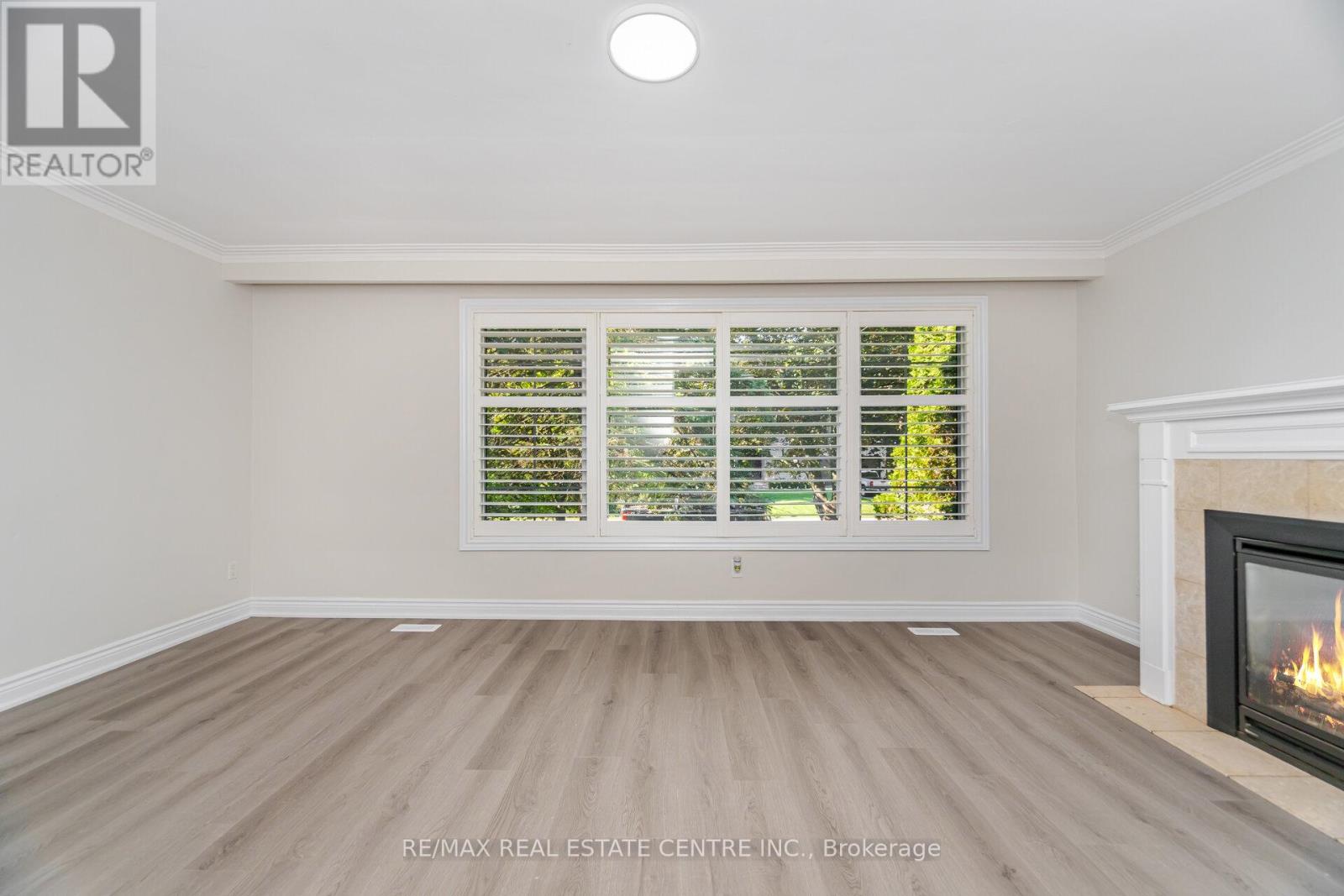 525 Swann Drive, Oakville, Ontario  L6L 3W9 - Photo 11 - W12399173