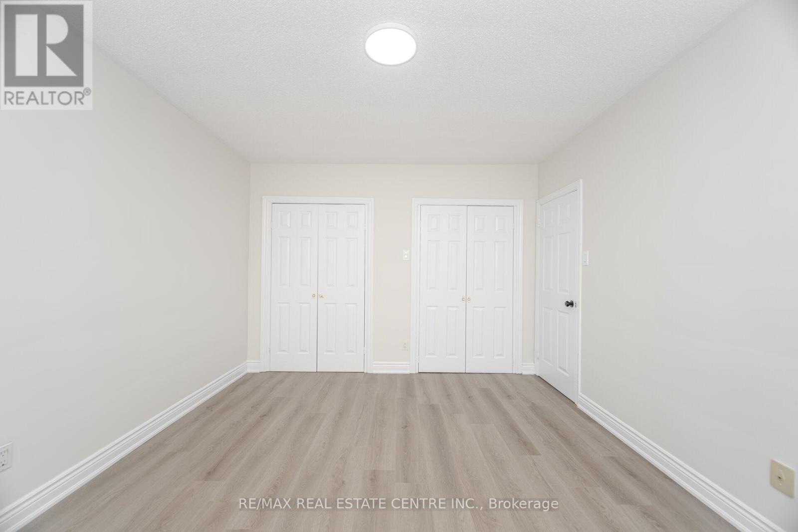 525 Swann Drive, Oakville, Ontario  L6L 3W9 - Photo 27 - W12399173