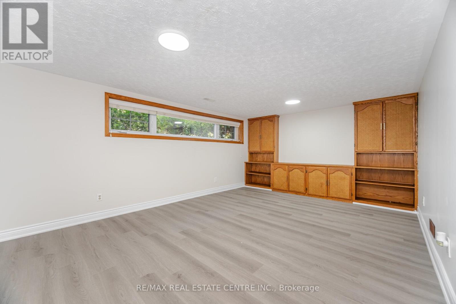 525 Swann Drive, Oakville, Ontario  L6L 3W9 - Photo 36 - W12399173