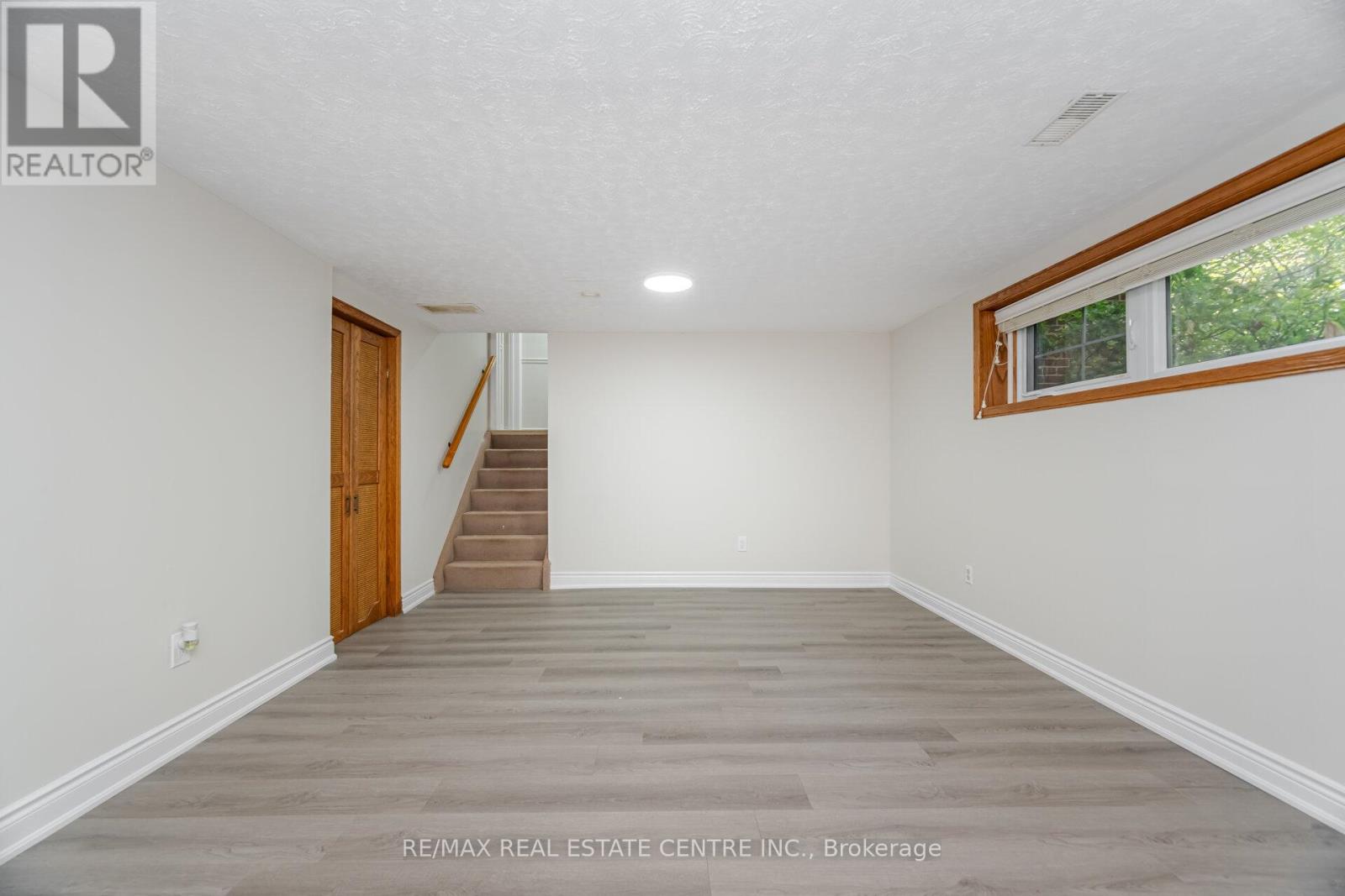 525 Swann Drive, Oakville, Ontario  L6L 3W9 - Photo 38 - W12399173