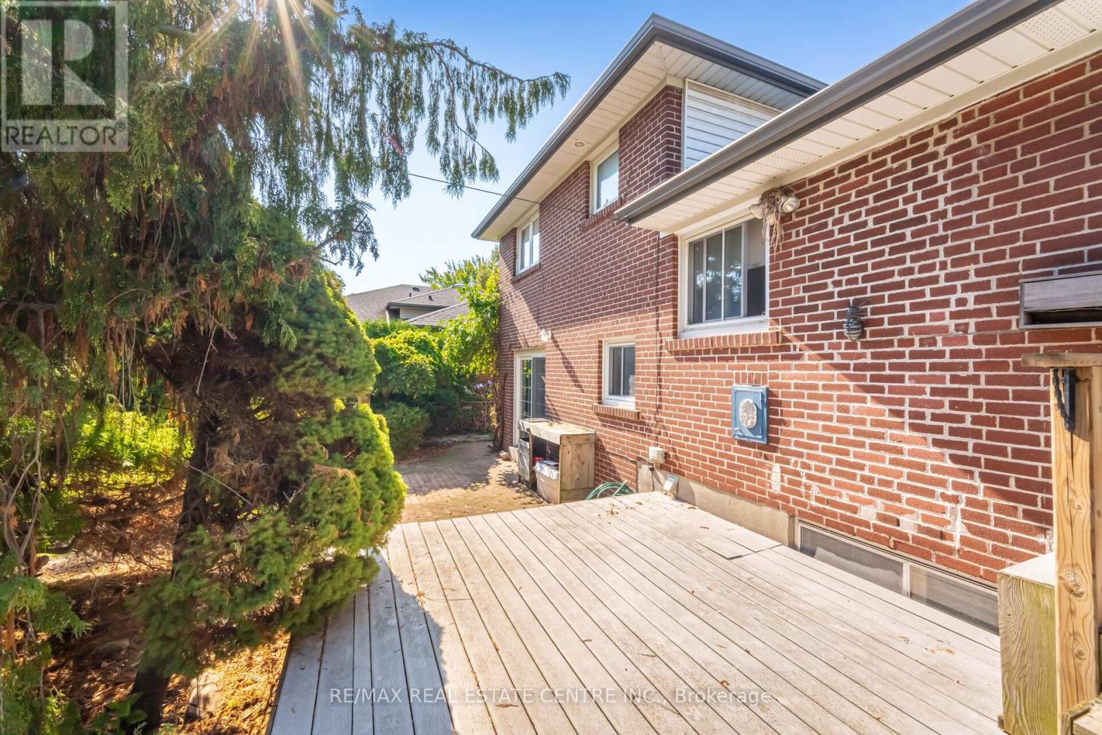 525 Swann Drive, Oakville, Ontario  L6L 3W9 - Photo 44 - W12399173