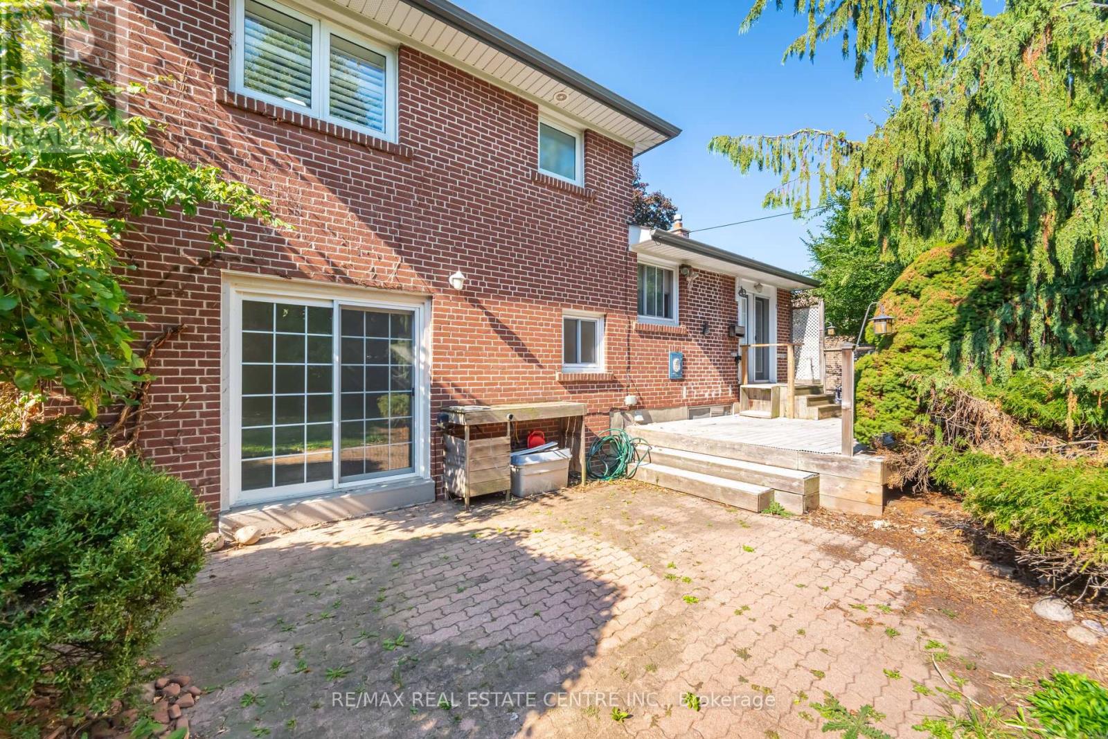 525 Swann Drive, Oakville, Ontario  L6L 3W9 - Photo 46 - W12399173