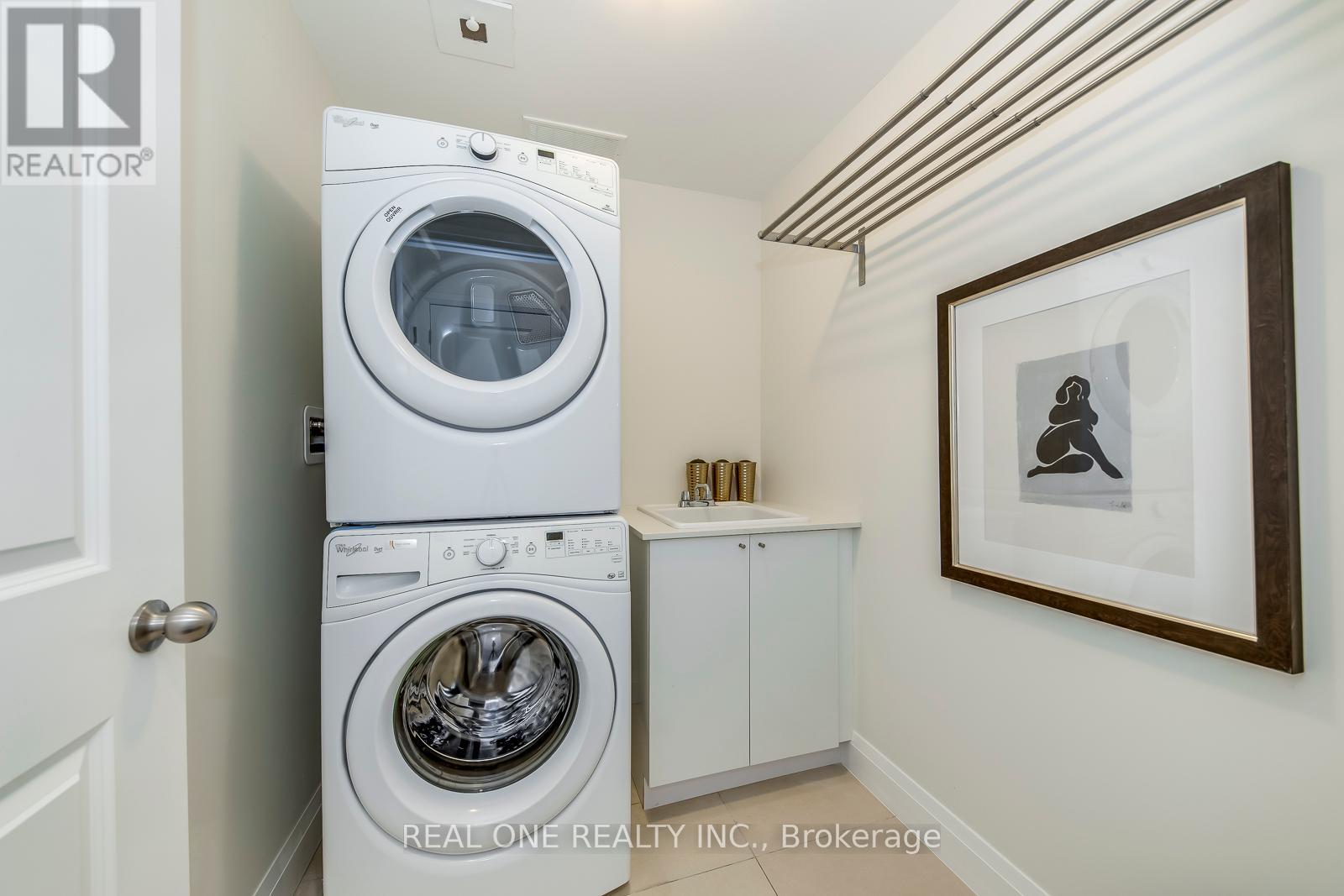 5 - 100 Little Creek Road, Mississauga, Ontario  L5R 0E9 - Photo 8 - W12399221