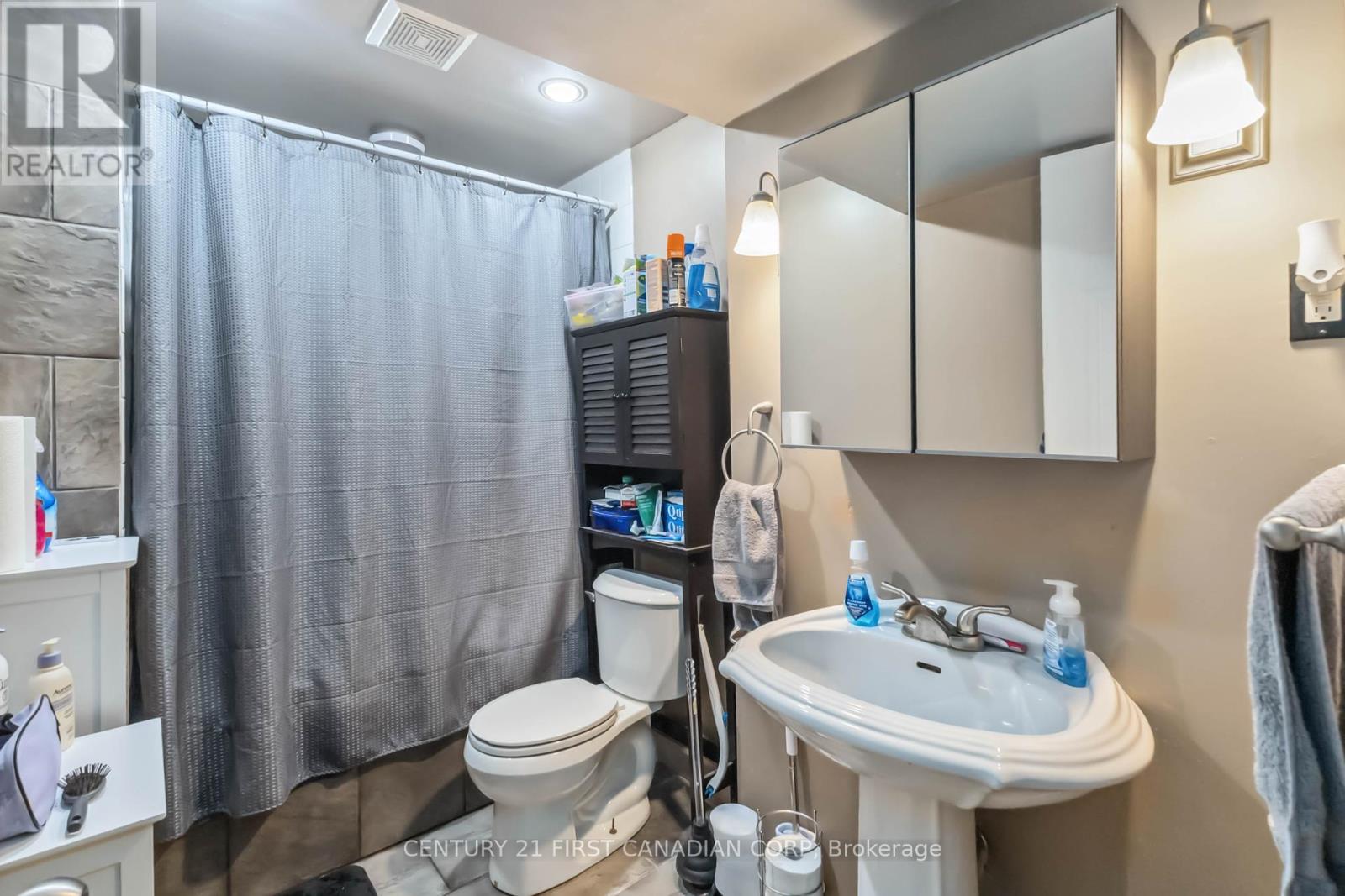 Lorem Ipsum Dol, London East, Ontario  N5W  - Photo 25 - DEMO28853450