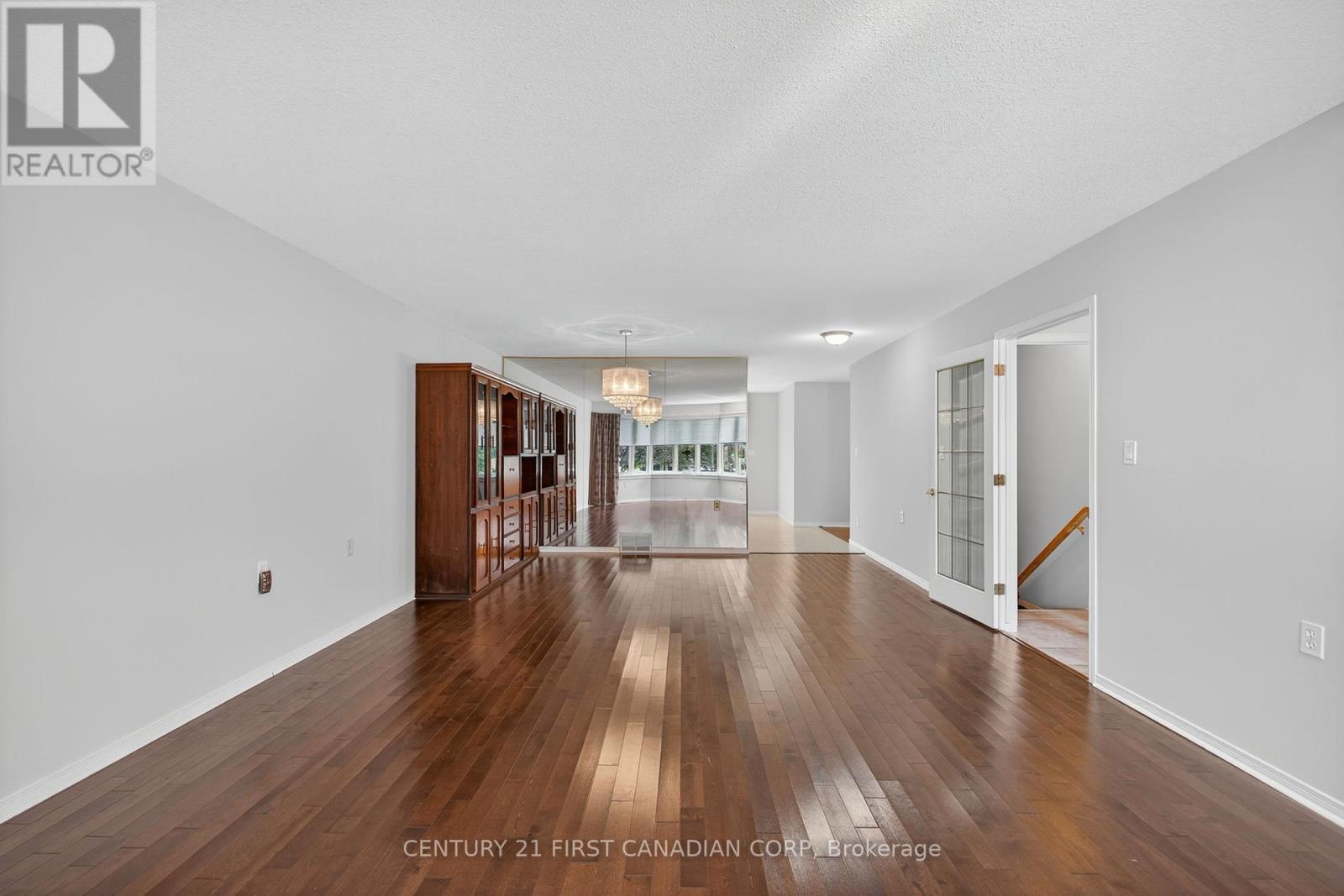 22 Ilderbrook Circle, Middlesex Centre, Ontario  N0M 2A0 - Photo 4 - X12399285