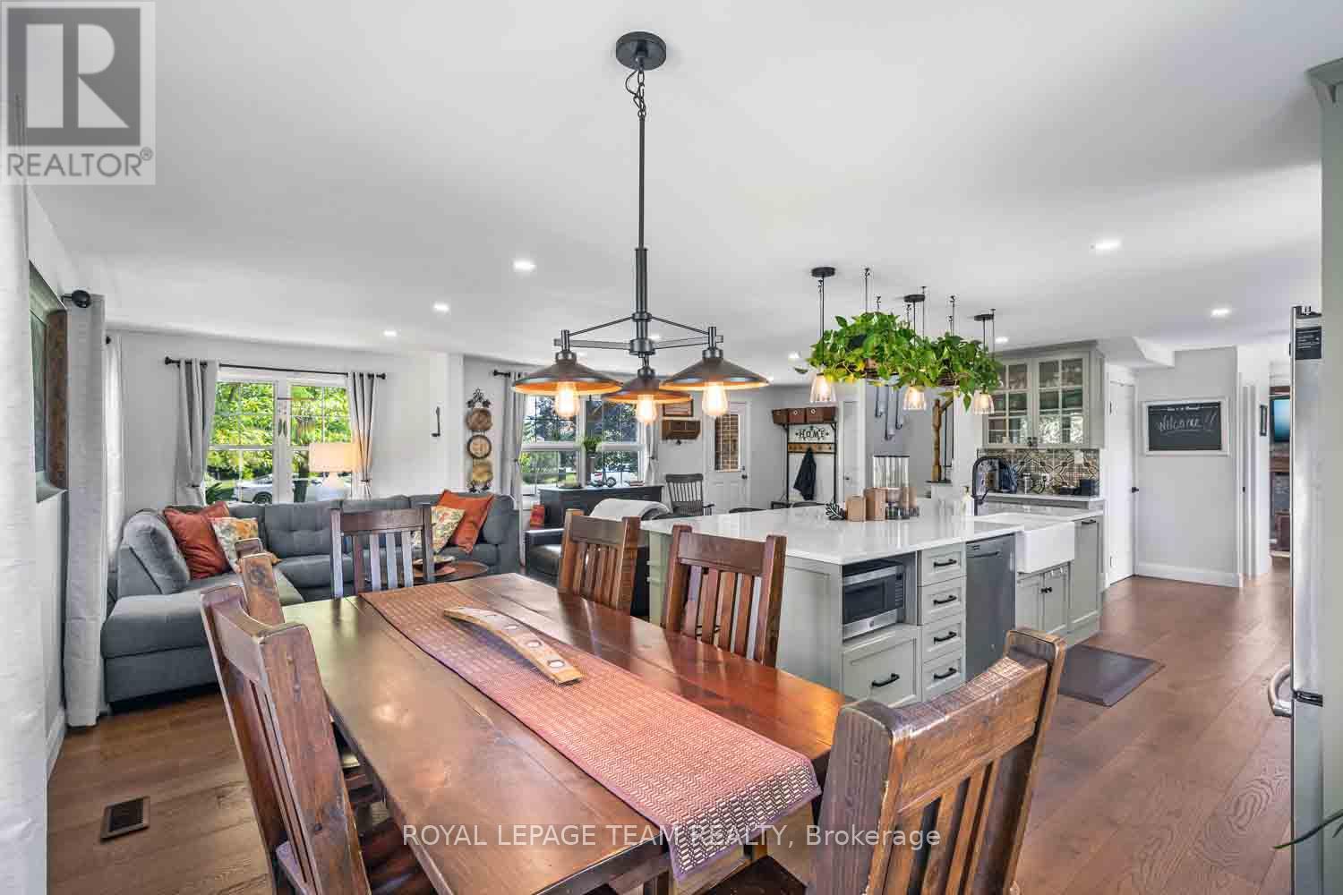 1271 Collier Crescent, Ottawa, Ontario  K4P 1C1 - Photo 11 - X12399241