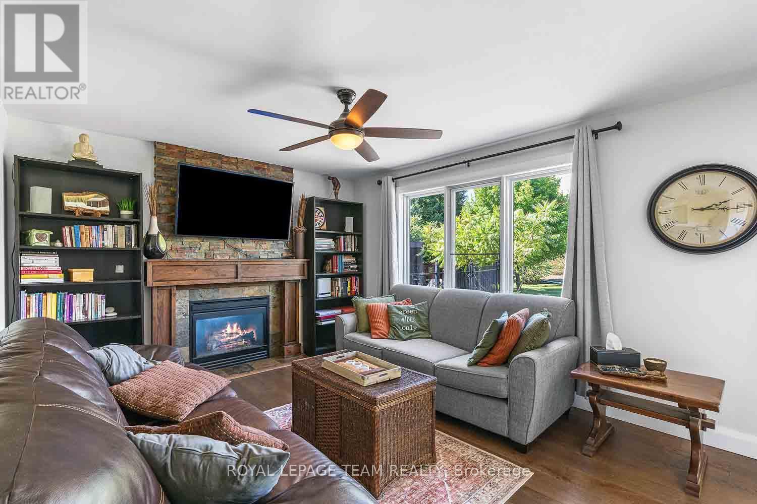 1271 Collier Crescent, Ottawa, Ontario  K4P 1C1 - Photo 19 - X12399241