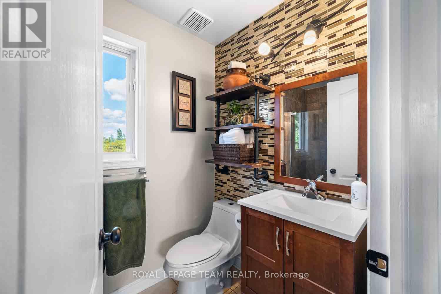 1271 Collier Crescent, Ottawa, Ontario  K4P 1C1 - Photo 25 - X12399241